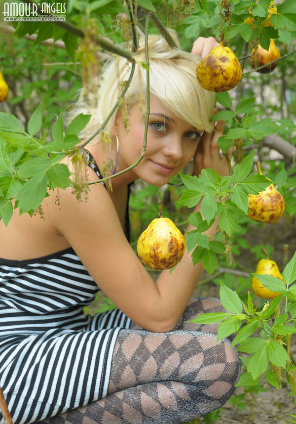 Алиса, 24
